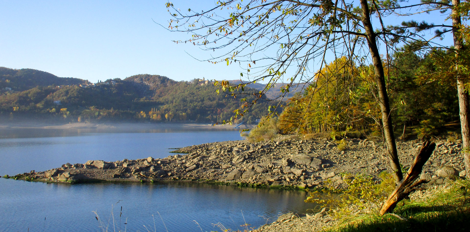LUNGO LE ACQUE DEL LAGO DA BADI A SUVIANA  SABATO 11 OTTOBRE