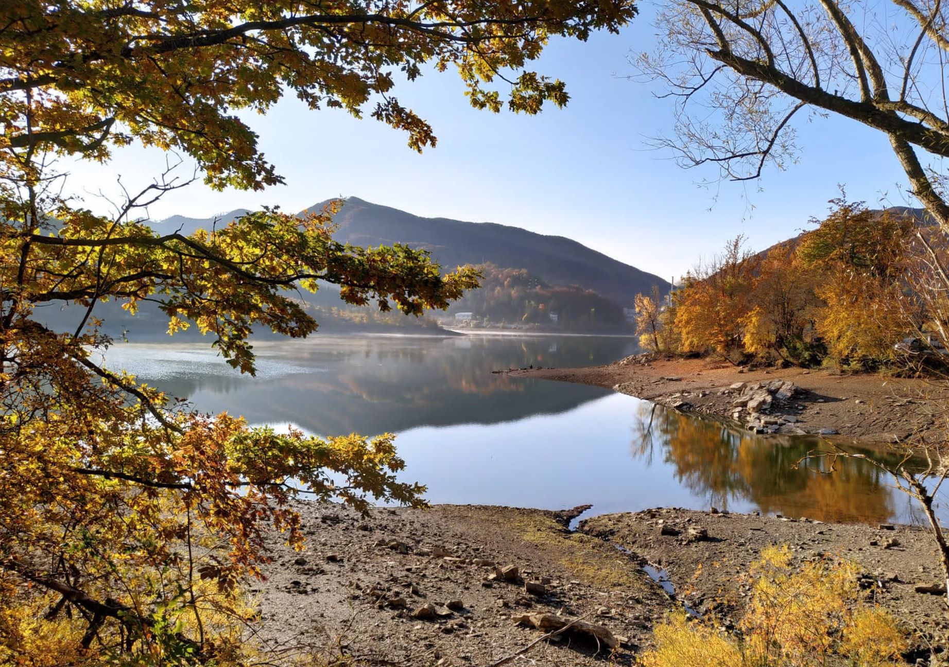 FOLIAGE E PAPPARDELLE AL LAGO BRASIMONE  SABATO 7 NOVEMBRE